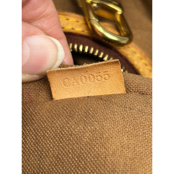 Louis Vuitton
LV Monogram Batignolles Vertical Shoulder Bag - Picture 12 of 16